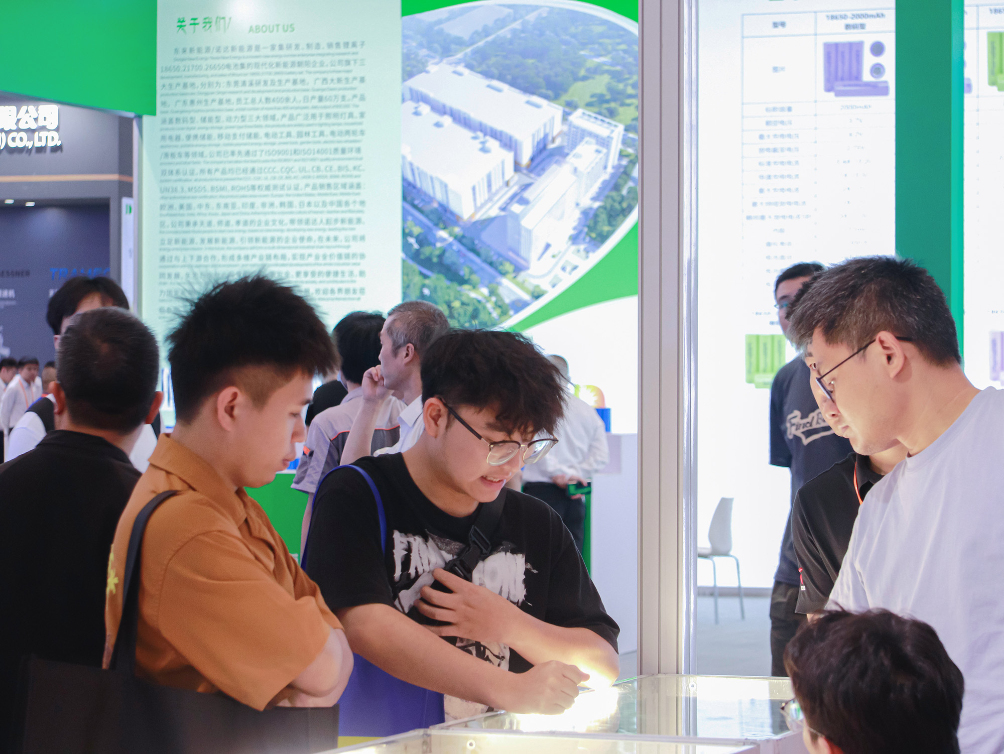 觀眾蒞臨威勤展位